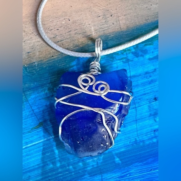 Sea Glass Pendant Necklace Wire Wrapped Artisan Handcrafted Handmade 4226 Y - Picture 1 of 8